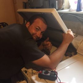 notre technicien a réparé la laveuse